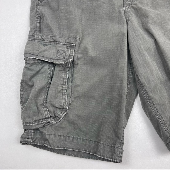 American Eagle Outfitters Longer Length Cargo Shorts Men’s Size 30 Y2K - Picture 4 of 9